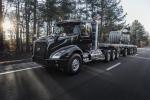 Volvo VNX 300 8x4 Daycab 2018 года